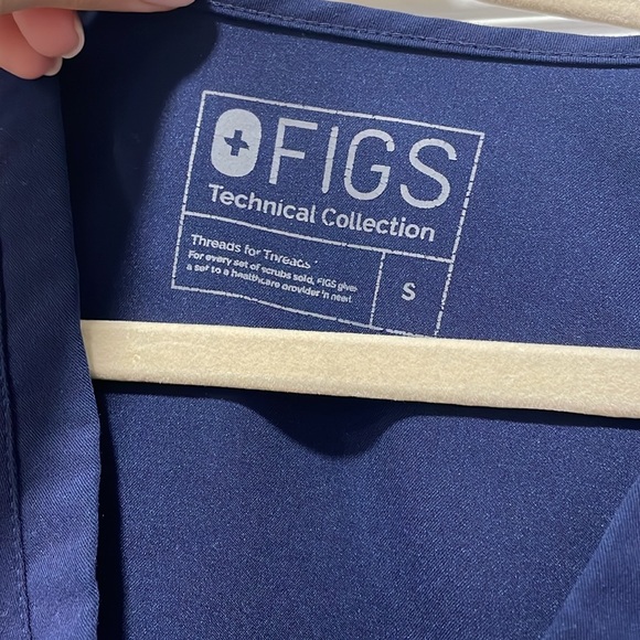 Figs scrub top - Picture 2 of 2